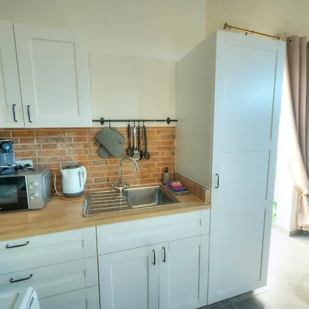 Stylish & Cosy Near Seafront Lgal1-1 דירה