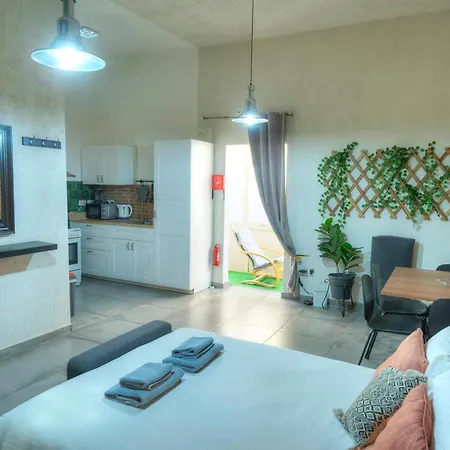 Stylish & Cosy Near Seafront Lgal1-1 דירה *