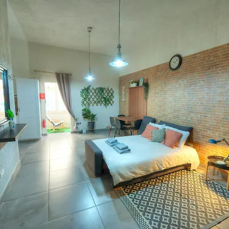 Stylish & Cosy Near Seafront Lgal1-1 דירה